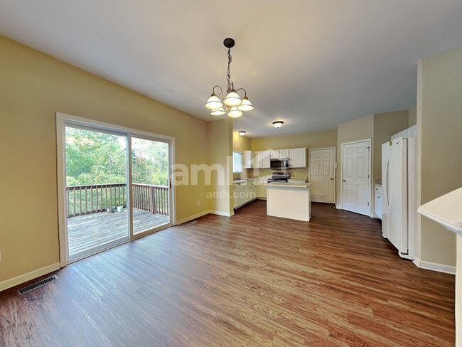 Foto del edificio - 302 Forest Bend Dr