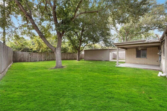 Building Photo - 5507 Braesvalley Dr