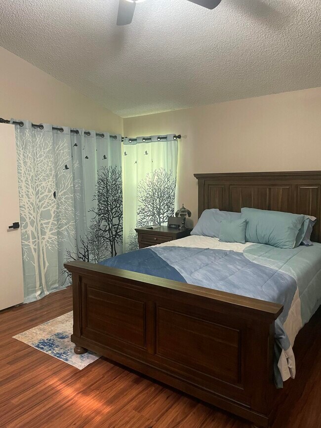 Foto del edificio - 3757 Blue Ridge Rd