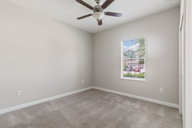 Building Photo - Spacious 4 bed, 3 Bath Terra Bella Home fo...