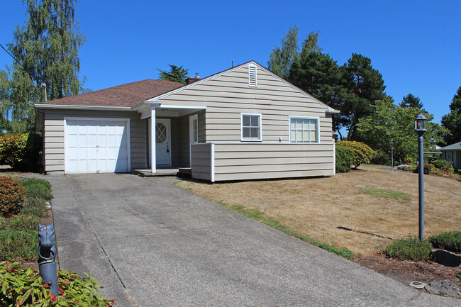Foto del edificio - 8025-8027 SW Northvale Wy