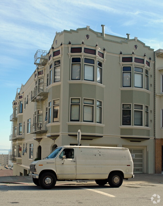 Building Photo - 999 Broadway