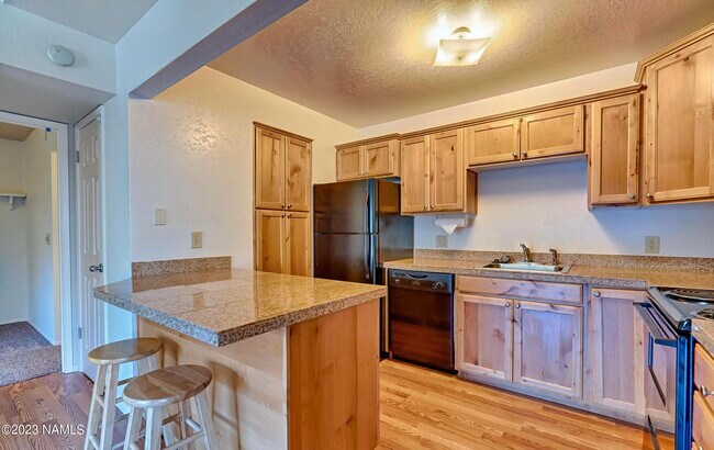 Foto del edificio - 1200 S Riordan Ranch St