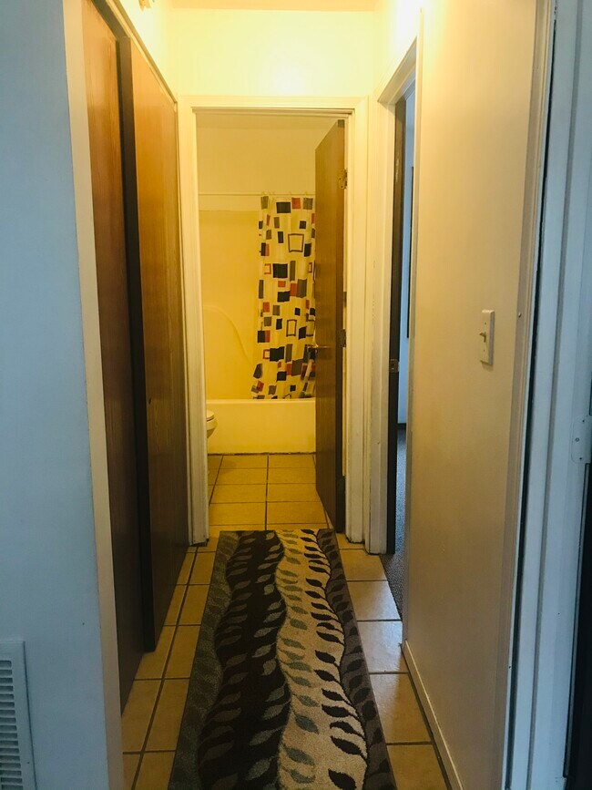 Hallway - 2201 Vienna Rd