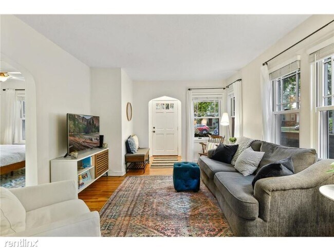 Foto del edificio - 1 br, 1 bath House - 4716 Pillsbury Ave S