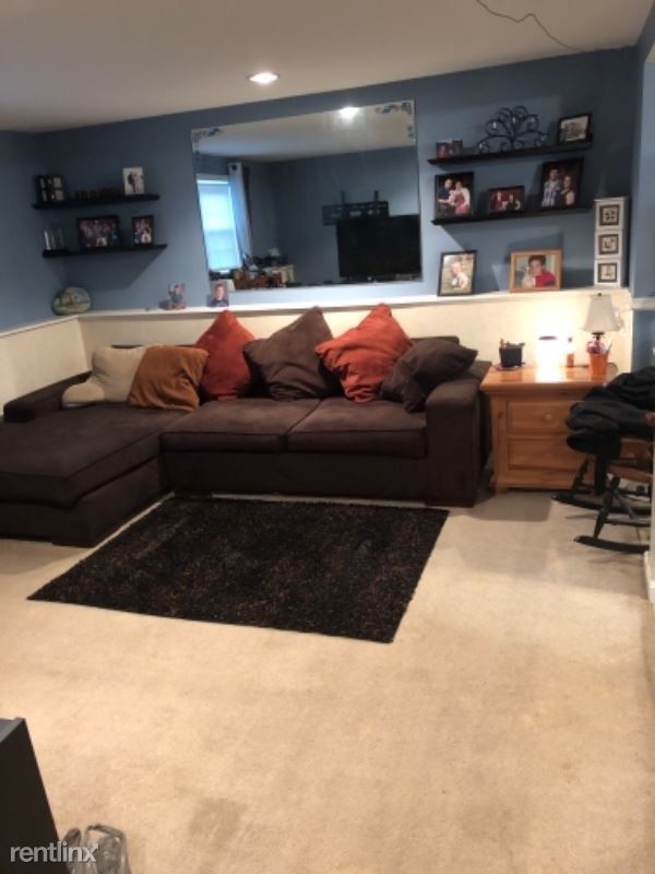 Building Photo - 1 br, 1 bath Apartment - 14 Huckins Dr