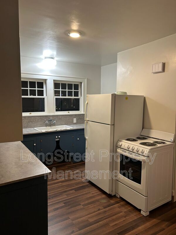 Building Photo - 1905 SE 27th Ave