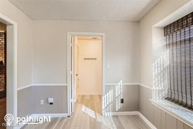 Building Photo - 3 br, 2.5 bath House - 1724 Rosemeade Circ...