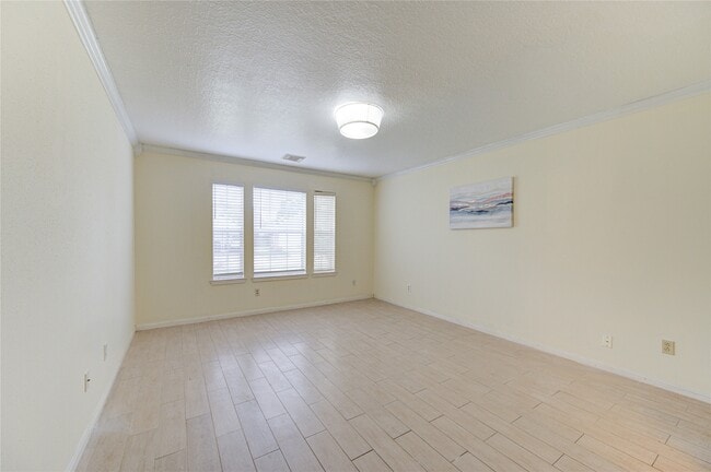 Building Photo - 2915 Blue Mist Dr