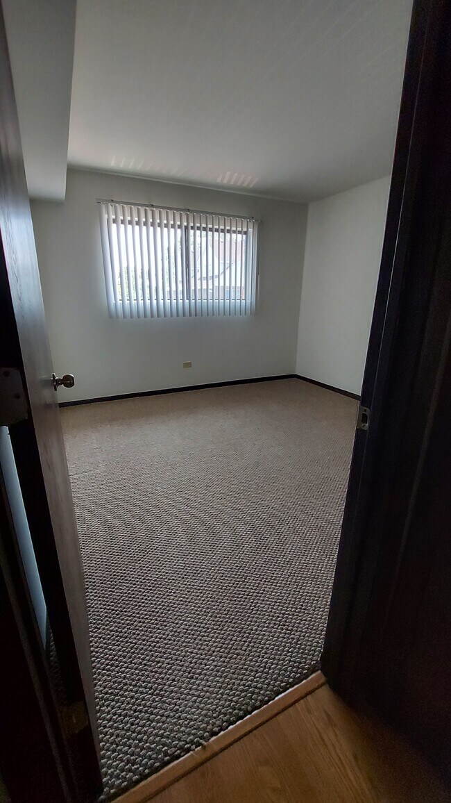 Foto del edificio - 7129 Laverne Ln