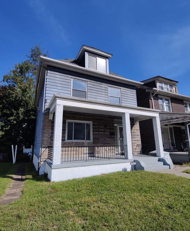 *Beautifully Updated & Spacious 6BD/1.5BA ... - *Beautifully Updated & Spacious 6BD/1.5BA ... House
