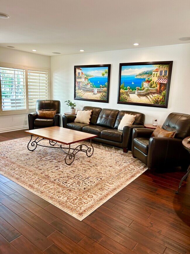 Building Photo - 115 Via Colinas