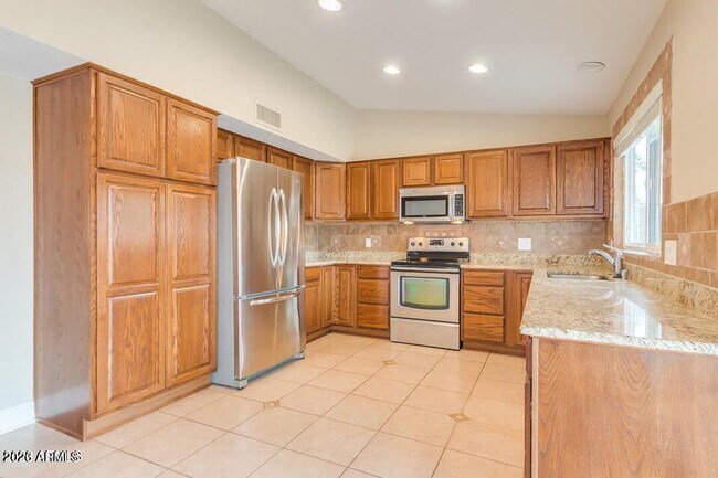 Building Photo - 6808 E Sandra Terrace