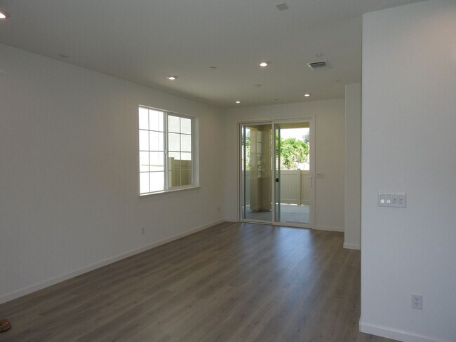 Foto del edificio - Beautiful Home in Roseville