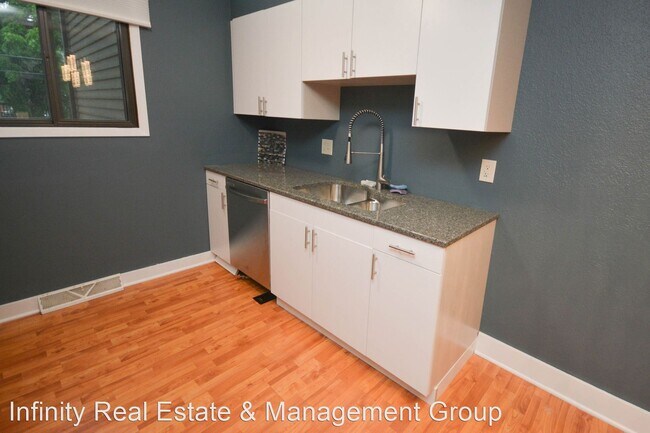 Foto del edificio - 3 br, 2 bath House - 1221 1st St SW #300