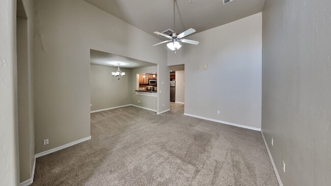 Building Photo - 3 Bedroom Condo