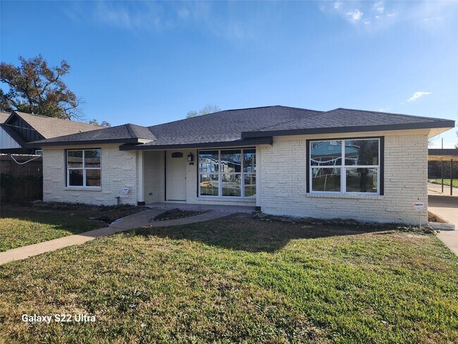 Foto del edificio - 702 McDaniel St