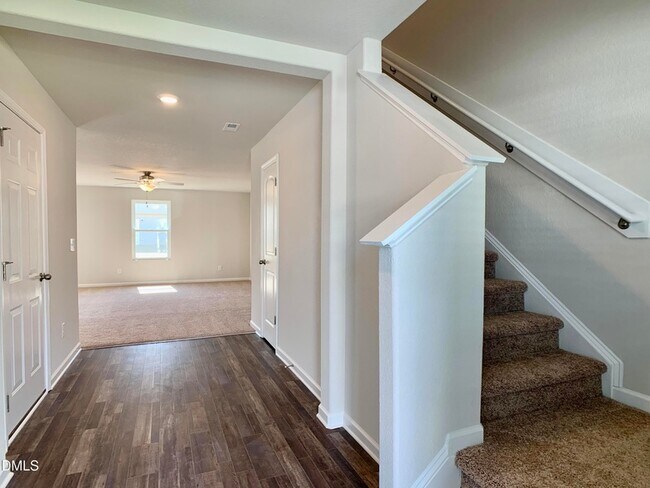 Foto del edificio - 213 Brisk Dr