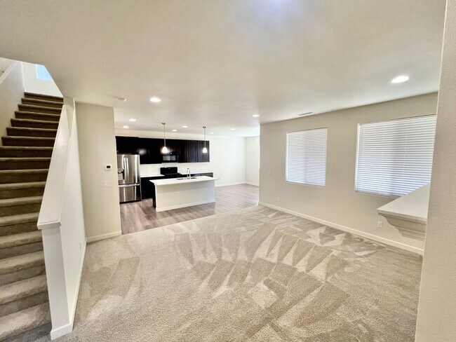 Building Photo - AVAILABLE NOW! 3BD 2.5 BATH TUMWATER LIVING