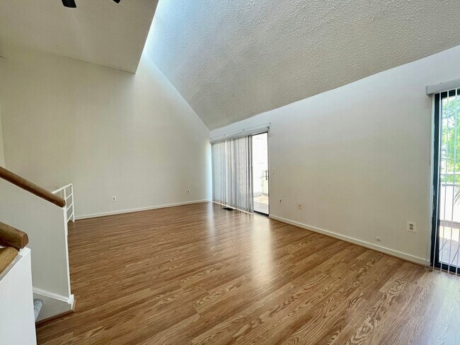 Building Photo - 2204 Deerfern Crescent