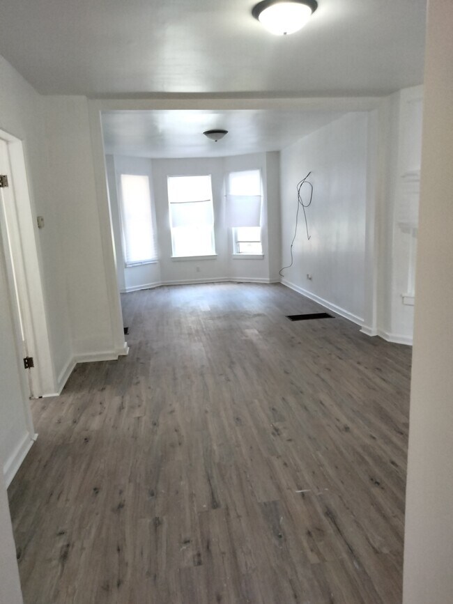 Dormitorio a la izquierda - 4203 W Maypole Ave