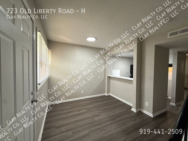 Foto del edificio - 723 Old Liberty Rd