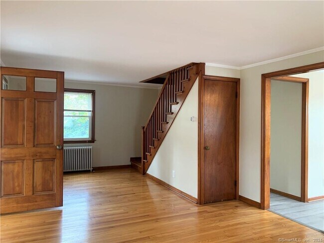 Building Photo - 10 Sagamore Cove Rd