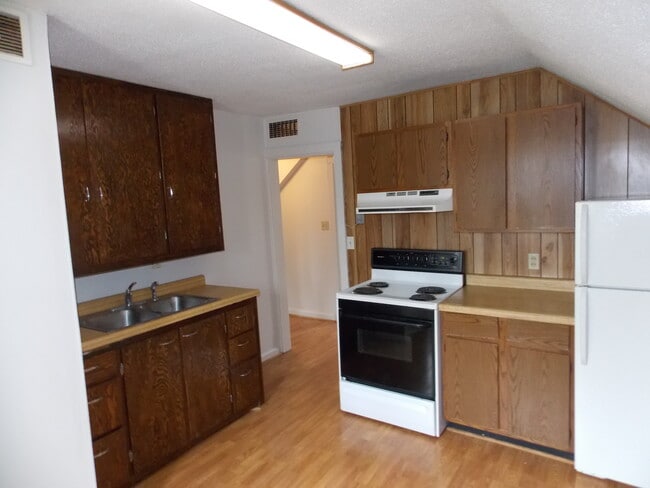Building Photo - 207 9th Ave N