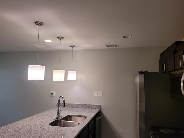 Foto del edificio - 313 E Mitchell St