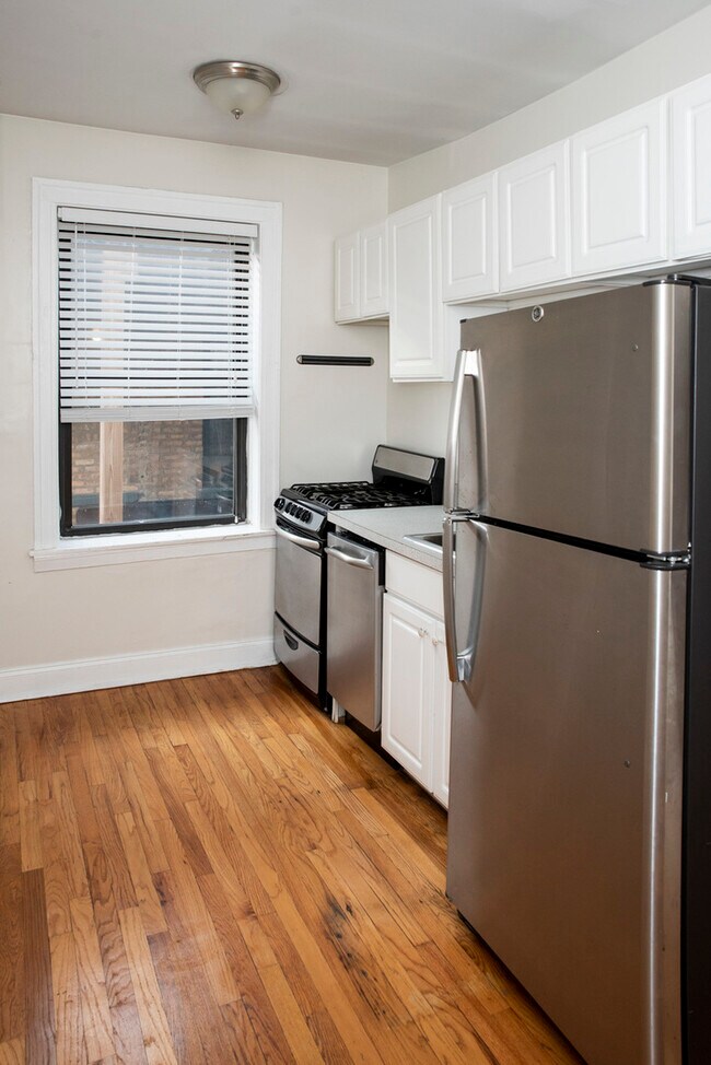 Foto del edificio - 837 W Cornelia Ave