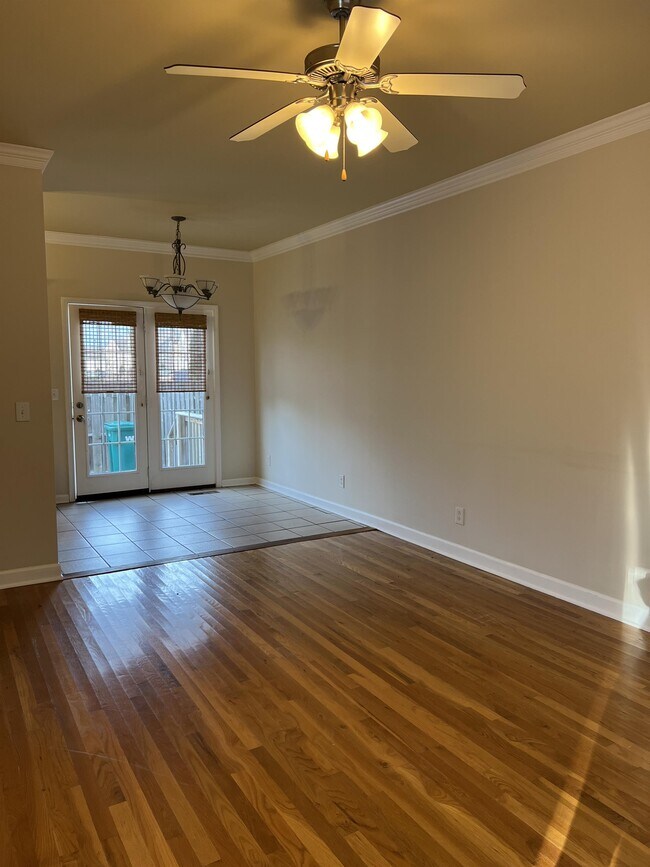 Foto del edificio - 2271 Dewey Dr