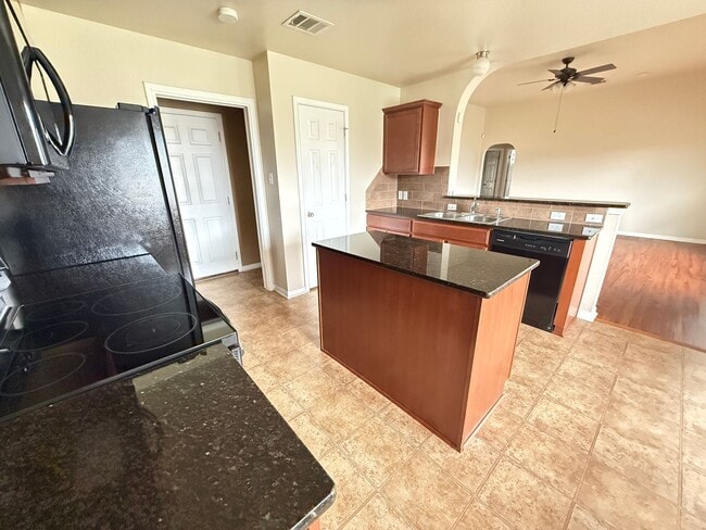 Building Photo - 7819 Woodbury Dr