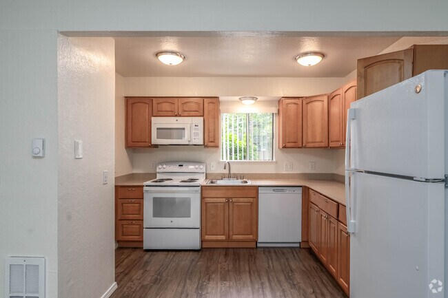 3 habitaciones, 1,5 baños - 1140 pies cuadrados - Cocina - Scarborough Townhomes