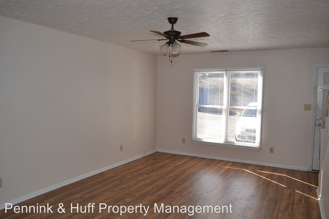 Building Photo - 967 Odom Dr