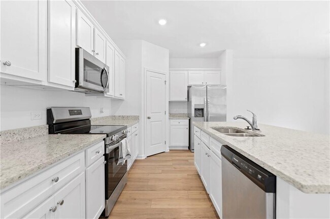 Foto del edificio - 828 Evergreen Rd