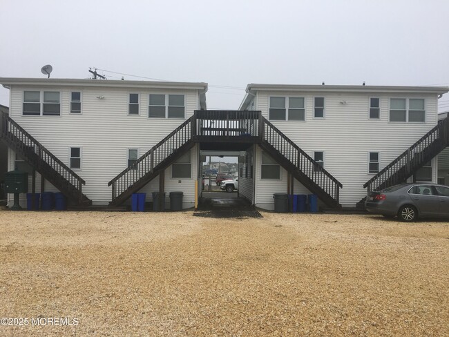 Foto del edificio - 16-18-18 Inlet Dr