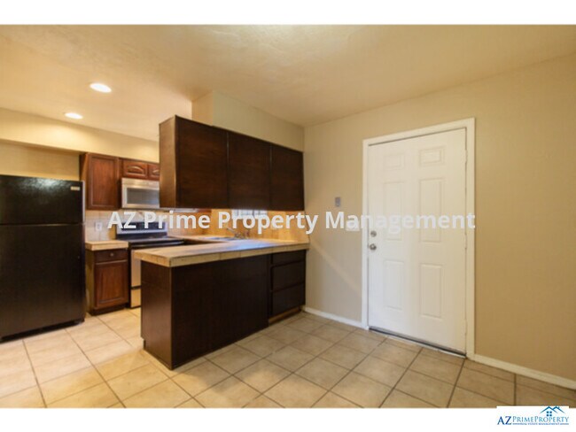 Building Photo - 2618 W Campbell Ave