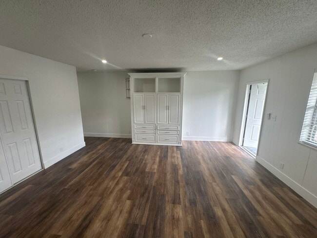 Interior Photo - 108 Premiere LLC &amp; 128 Premiere LLC