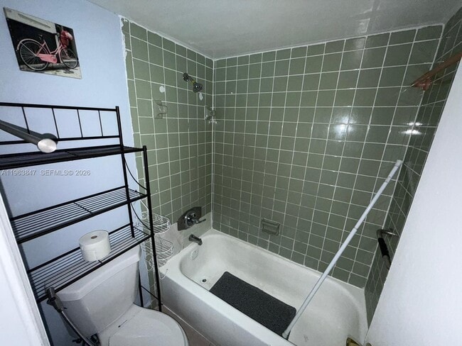 Building Photo - 1255 W 53rd St