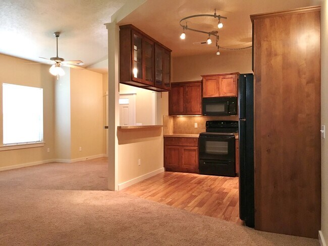 Foto del edificio - Adorable 2bd 2ba condo in the Charter Poin...