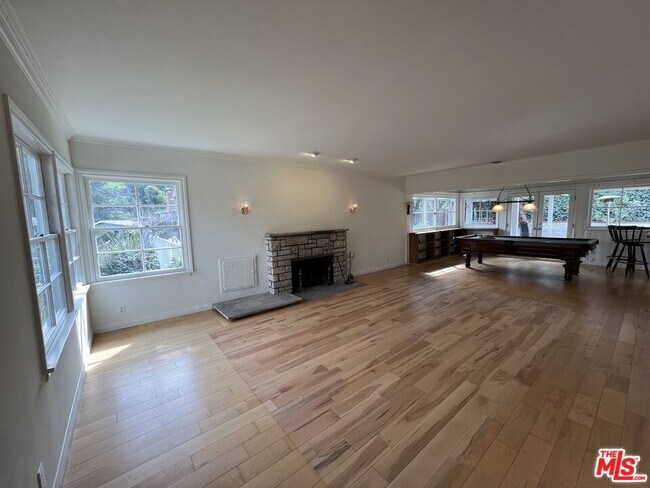Foto del edificio - 15410 Deerhorn Rd