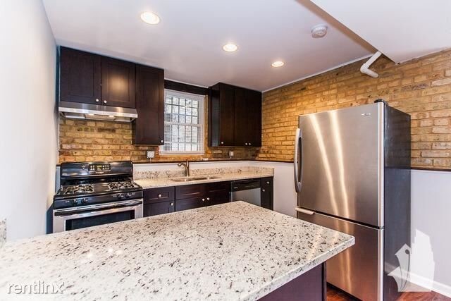 Foto principal - 2620 N Wilton Ave