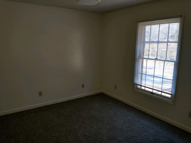 Building Photo - 3 Bedroom /  2 Bath Condo  Kingsport, TN