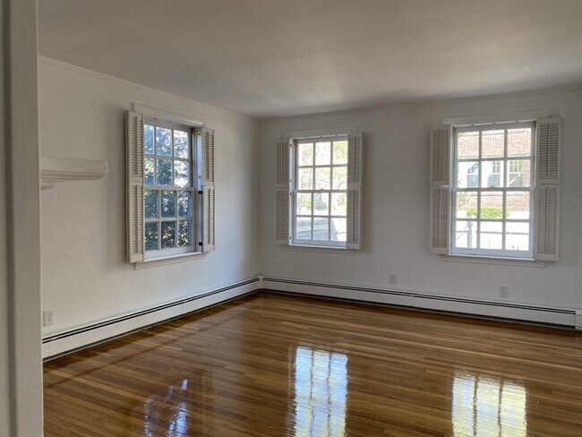 Building Photo - 406 Broadway