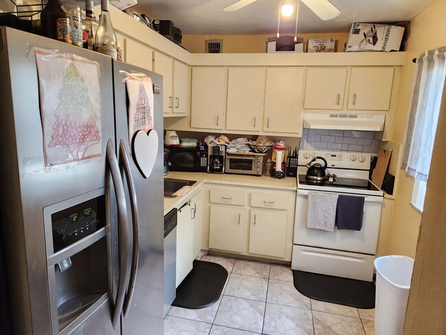 Building Photo - 2Bed/2Bath