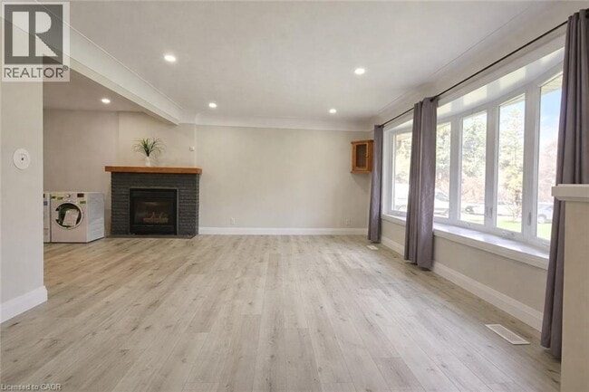 Building Photo - 208 Montgomery Rd