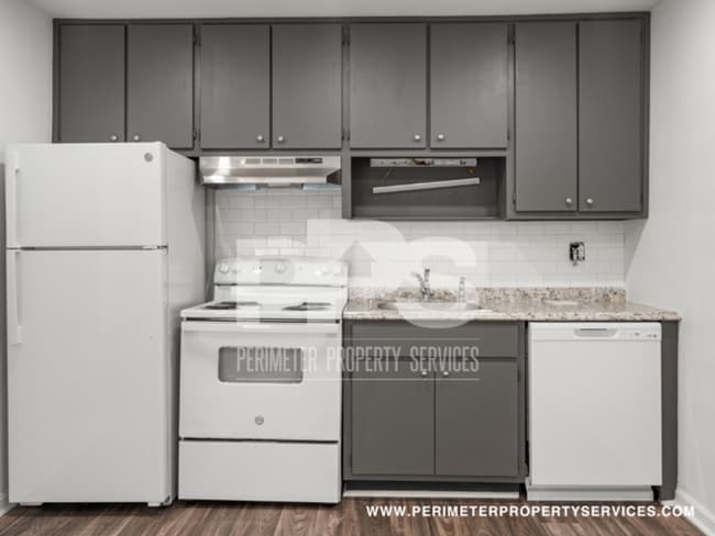 Building Photo - Studio Apartment in Conyers! Come see it t...