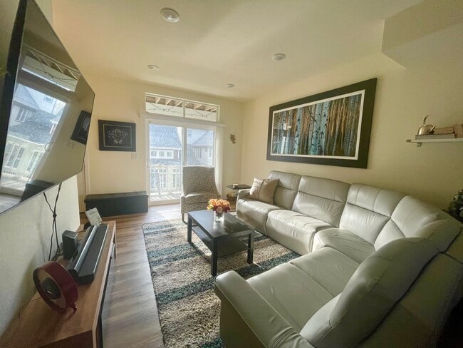 Building Photo - 2885 S Fox Ct