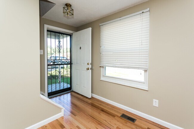 Building Photo - 4417 Hallfield Manor Dr