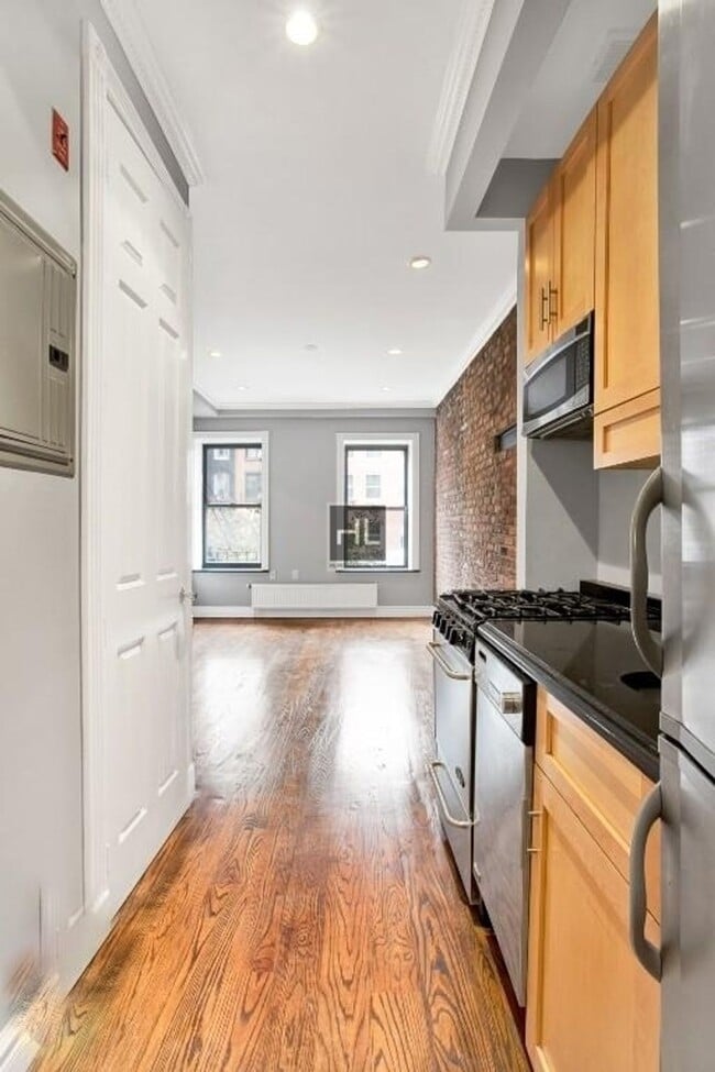 Foto del edificio - E 13TH ST.